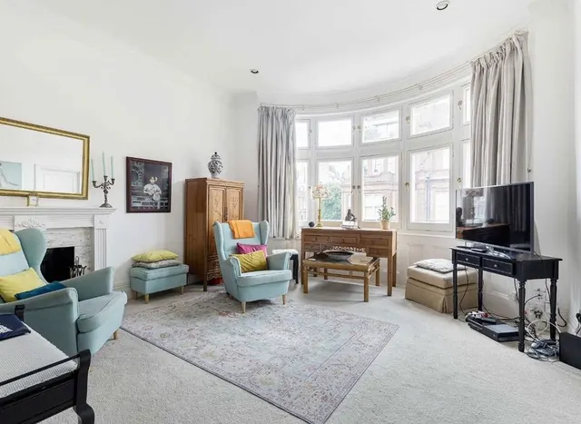 Photo 2 — Draycott Place, Chelsea, SW3
