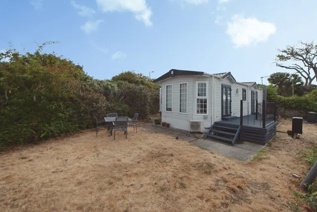 Stokes Bay Road, Gosport, PO12, photo 1