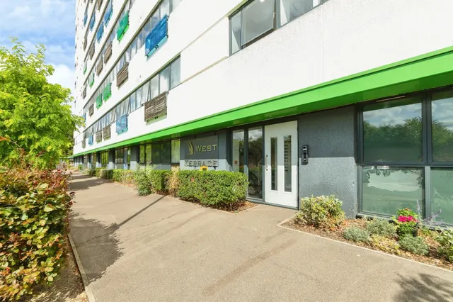Kings Road, Stevenage, photo 1