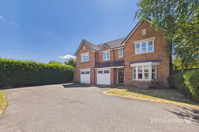 Wright Crescent, Ashbourne, photo 1