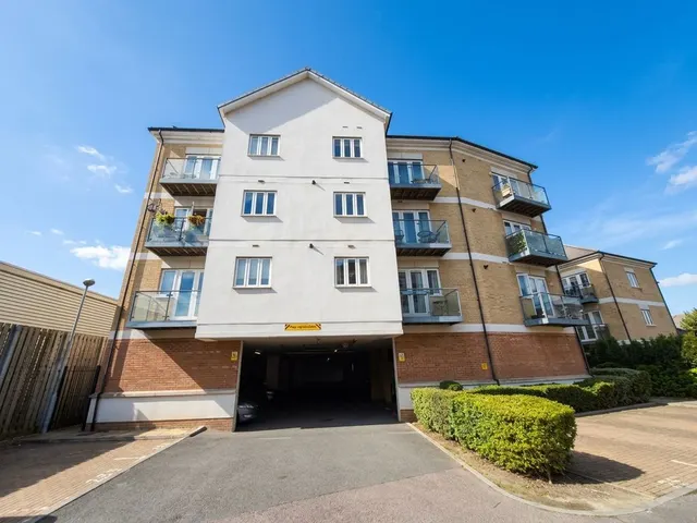Ley Farm Close Garston, Watford WD25 9BN, photo 1