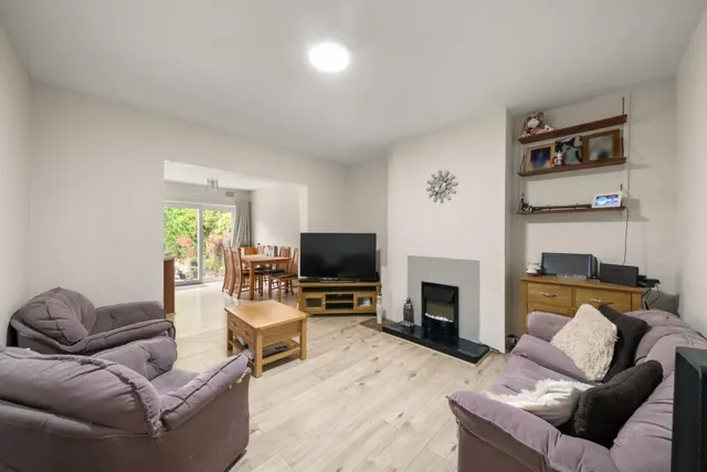 Shelley Crescent, Southall, UB1, photo 3