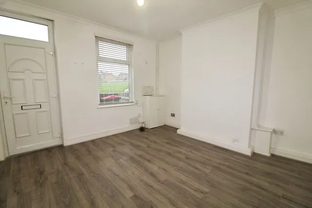 Well Lane, Treeton, S60, photo 2