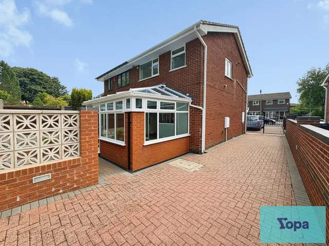 Worth Close, Meir Hay, ST3, photo 1