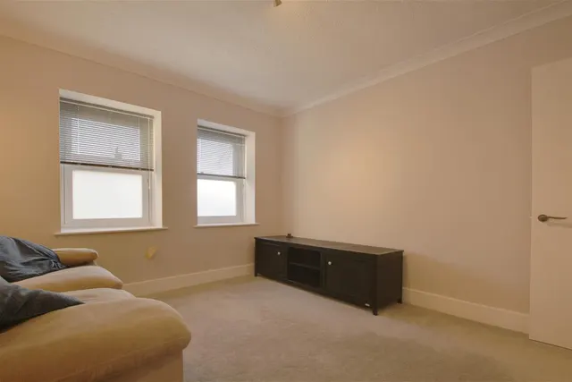 Photo 2 — Broadwater Road, Worthing