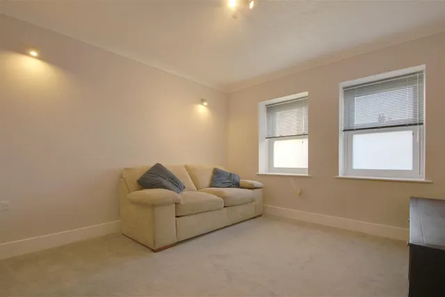 Photo 3 — Broadwater Road, Worthing