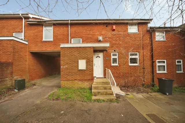 Wexham Close, Luton, LU3, photo 1