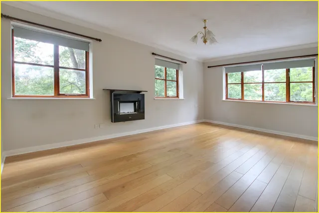 Photo 2 — Flat 18, Crittenden Lodge Pond Cottage Lane, West Wickham, West Wickham, BR4 0QD