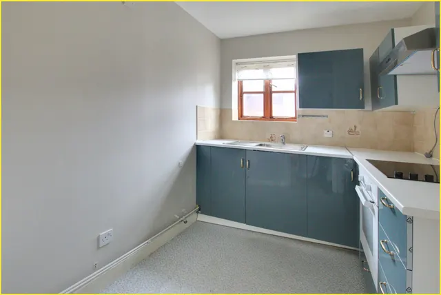 Photo 3 — Flat 18, Crittenden Lodge Pond Cottage Lane, West Wickham, West Wickham, BR4 0QD