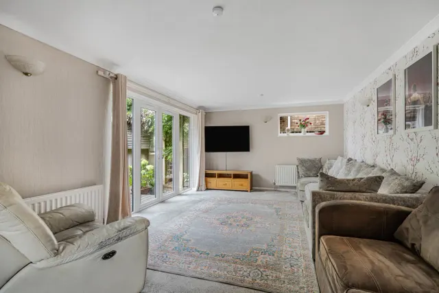 Photo 3 — Windmill Hill Drive, Bletchley, Milton Keynes, Buckinghamshire, MK3 7RS