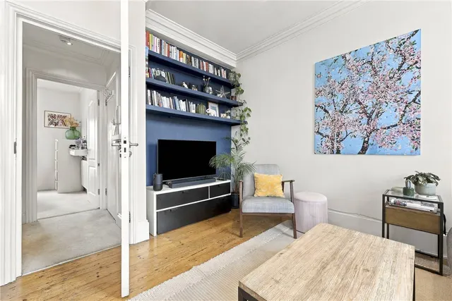 Blackstock Road, London, N4, photo 1