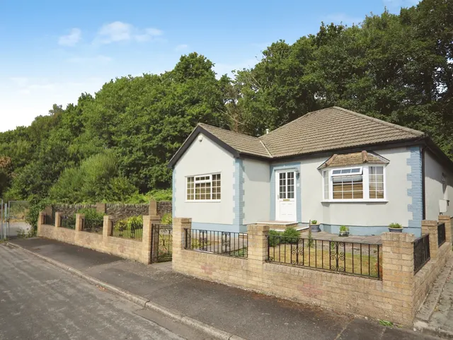 The Walk, Hengoed, CF82, photo 1