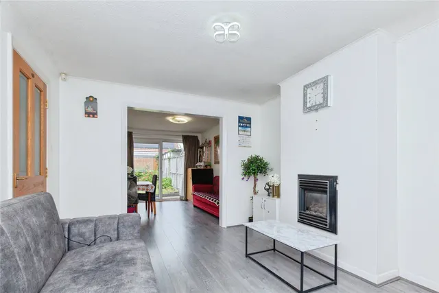 Coles Close, Rushey Mead, LE4, photo 3