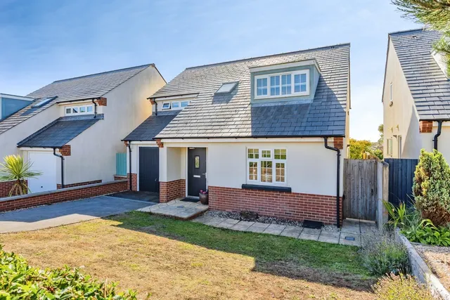 Douglas Avenue, Brixham, TQ5, photo 1