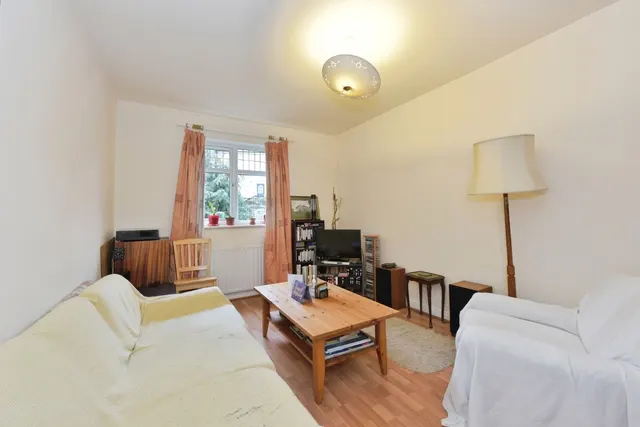 Photo 2 — Bole Hill Close, SHEFFIELD, South Yorkshire, S6