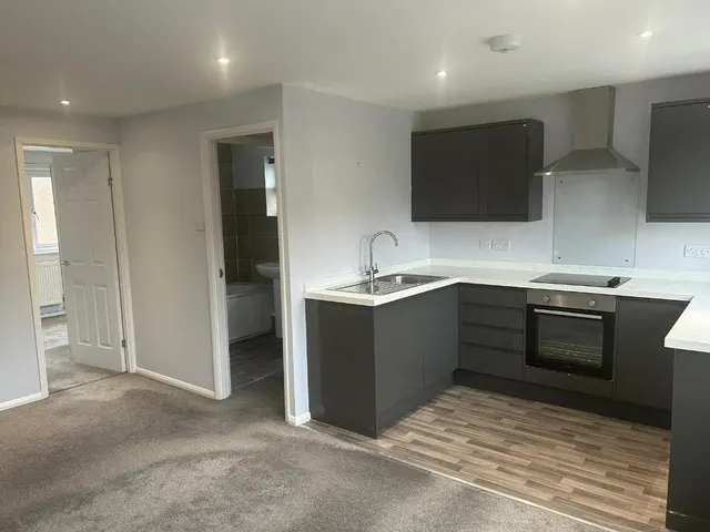 Henbury Close, Poole, photo 1