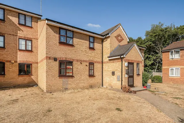 Redford Close, Feltham, TW13, photo 1