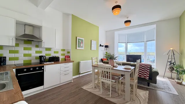 Greenfields Marine Parade, Barmouth, LL42, photo 3