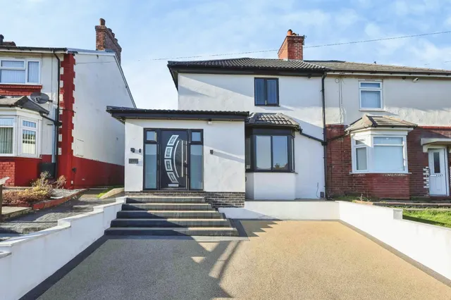 Newbury Lane, Oldbury, photo 1