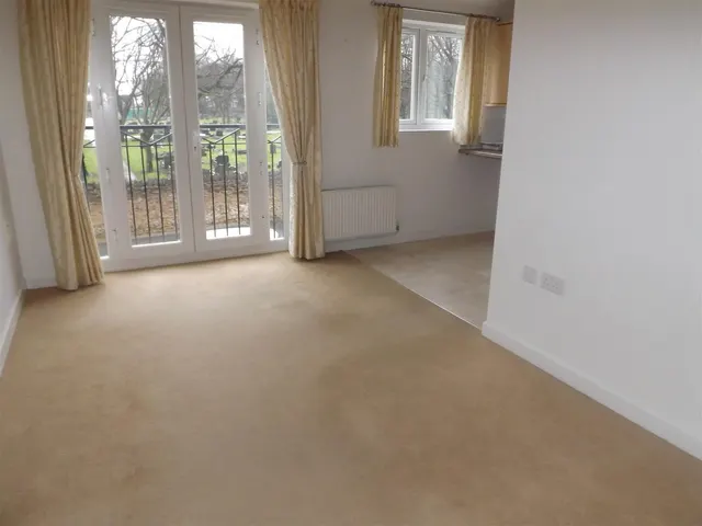 Photo 3 — Ashleigh Avenue, Sutton in Ashfield, NG17