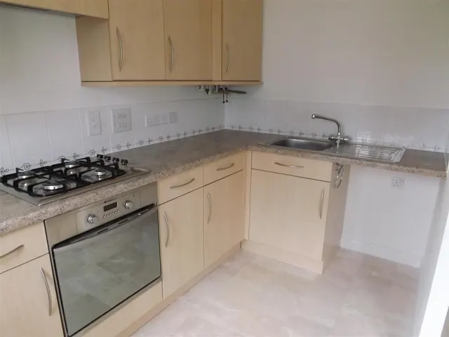 Photo 2 — Ashleigh Avenue, Sutton in Ashfield, NG17