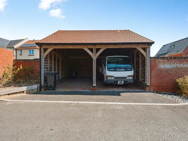 West Field Road, Weymouth, DT4, photo 3