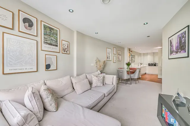 Magdalen Road, Earlsfield, SW18, photo 1