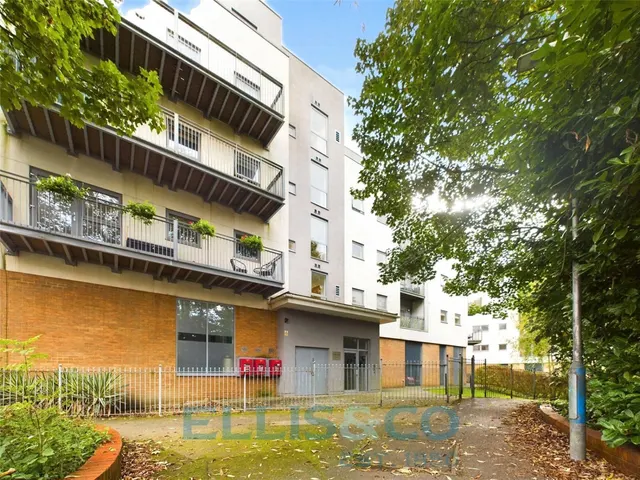Sovereign Way, Tonbridge, TN9, photo 1