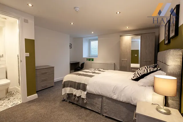 Tottington Road, Bury, BL8, photo 2