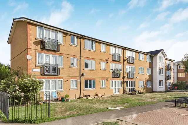 Bullsmoor Way, Waltham Cross, EN8, photo 1