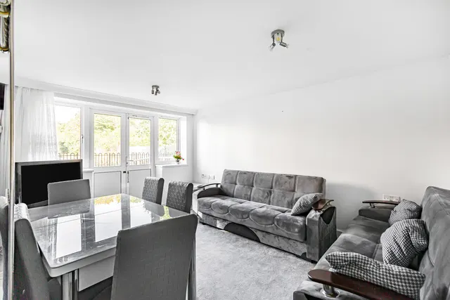 Bullsmoor Way, Waltham Cross, EN8, photo 3