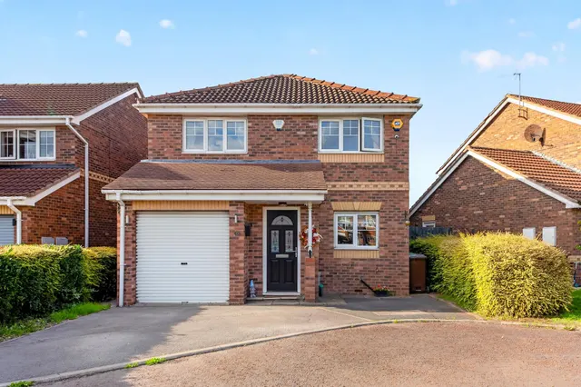 Glen Court, Castleford, WF10, photo 1