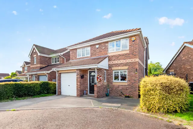 Glen Court, Castleford, WF10, photo 2