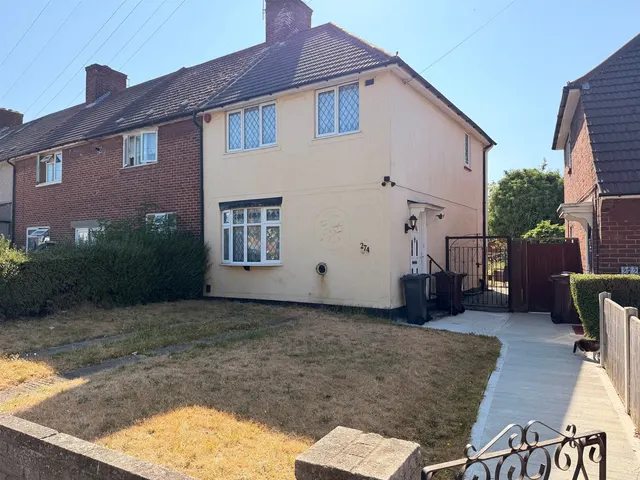 Becontree Avenue, Dagenham, Essex RM8 2TR, photo 1