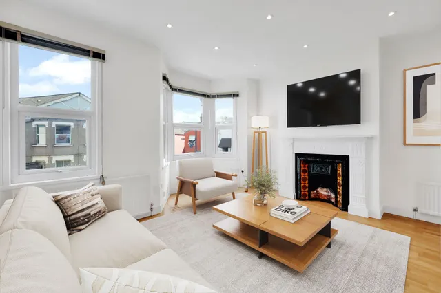 Chapter Road, London, NW2, photo 2
