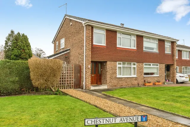 Chestnut Avenue, Great Sutton, CH66, photo 1