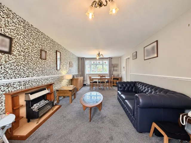 Moorfields Avenue, Prenton, CH43, photo 3
