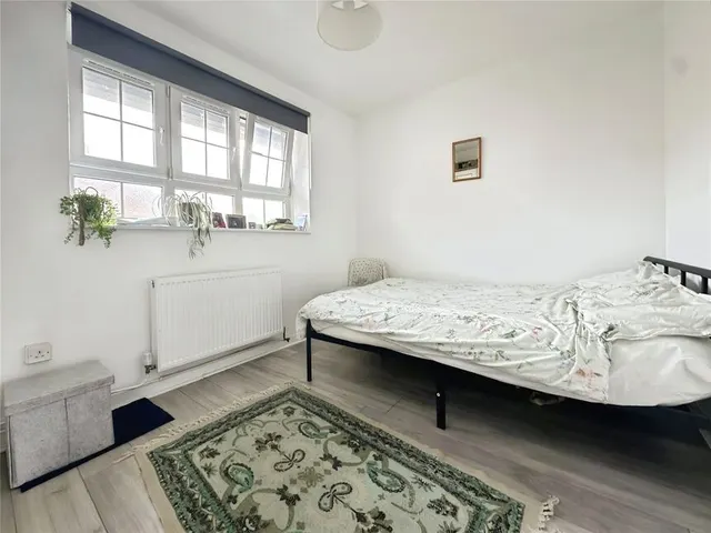 Photo 2 — Falmouth Road, London, SE1