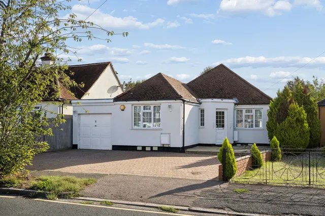 Downs Avenue, Pinner, HA5, photo 1