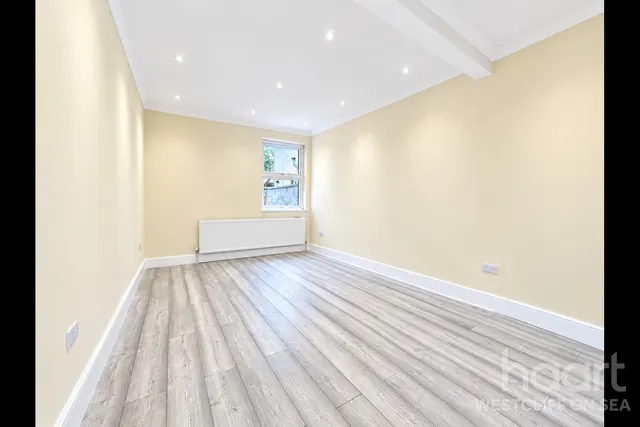 Burdett Avenue, Westcliff-On-Sea, SS0, photo 3