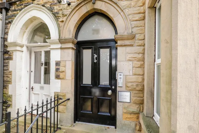 Valley Drive, Harrogate, photo 1