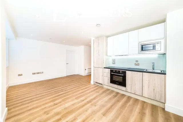 Wood Street, East Grinstead, RH19, photo 3