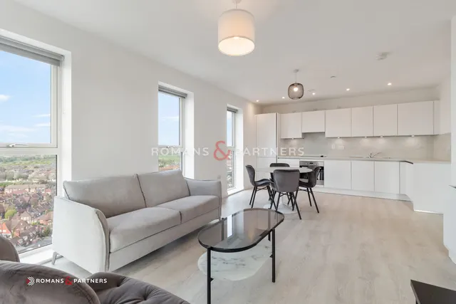 Tabbard Apartments, East Acton, W3, photo 2