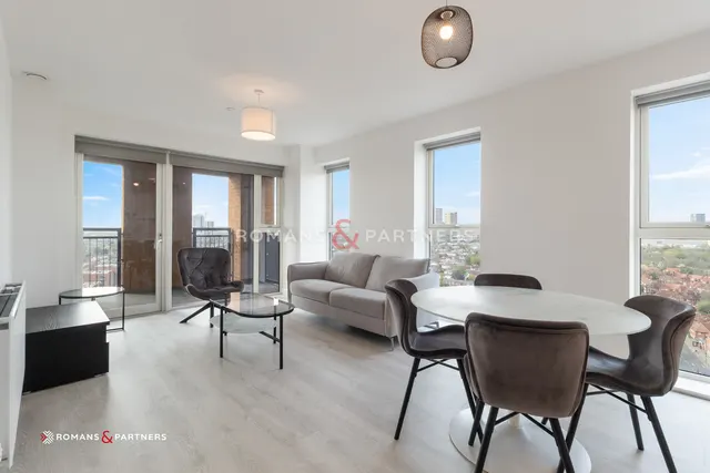 Tabbard Apartments, East Acton, W3, photo 1