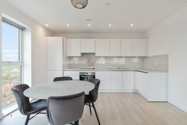Tabbard Apartments, East Acton, W3, photo 3