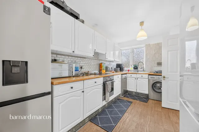 Brabazon Avenue, Wallington, SM6, photo 3