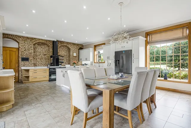 Photo 2 — Chequers Lane, Abbotts Langley