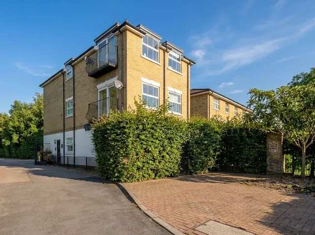 Portsmouth Road, Long Ditton, Surbiton, Surrey, KT6, photo 1