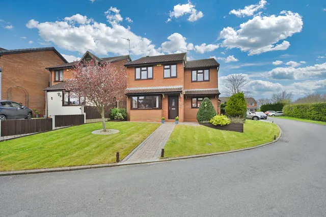 Clover Ridge, Cheslyn Hay, WS6, photo 1
