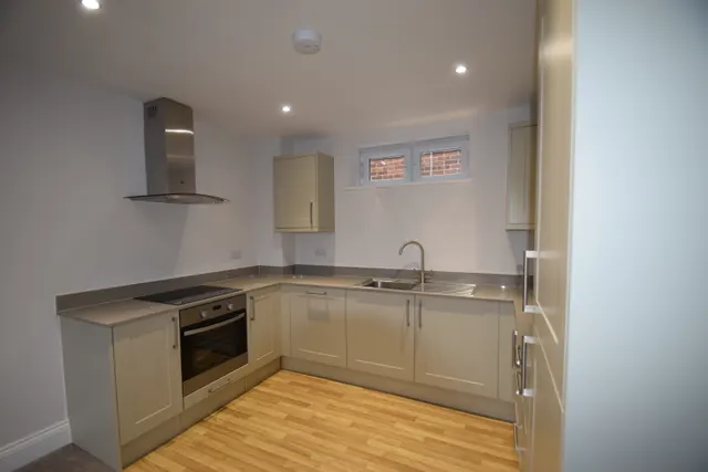 Photo 3 — 2 bedroom Flat for rent